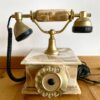 Starožitný telefon z mramoru